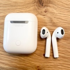 Apple AirPods ワイヤレスイヤフォン 本体+充電ケースの画像