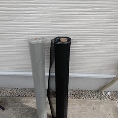 網戸の網  グレーかブラック