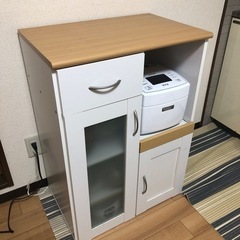 キッチンキャビネット