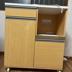 食器棚兼キッチン作業台