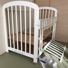 【受け渡し予定済み】KATOJI ベビーベッド　ホワイトの画像
