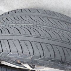 引取限定 タイヤ ホイール 195/65/15  PCD 114　セレナで使用してましたの画像