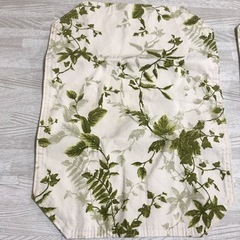 【値下げしました】ランチョンマット　植物柄　2枚セットの画像
