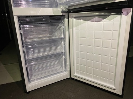 使用期間半年ほどの美品　名古屋市郊外配送無料　 SHARP 310L 冷蔵庫　SJ-AK31G-B  2021年製