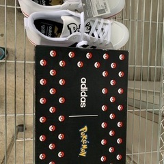 アディダスコラボスニーカーの画像