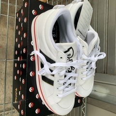 アディダスコラボスニーカーの画像
