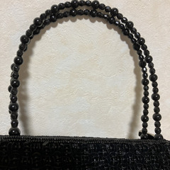 ブラックビーズとスパンコールのパーティバッグの画像