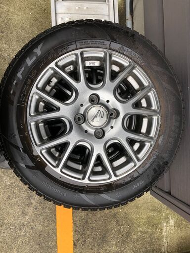 175/65R14 ハイフライ？　アルミホイール　フィットハイブリット　スタッドレス