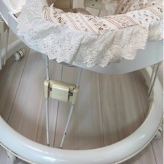 apricaベビー用歩行器☆折りたたみ可能の画像