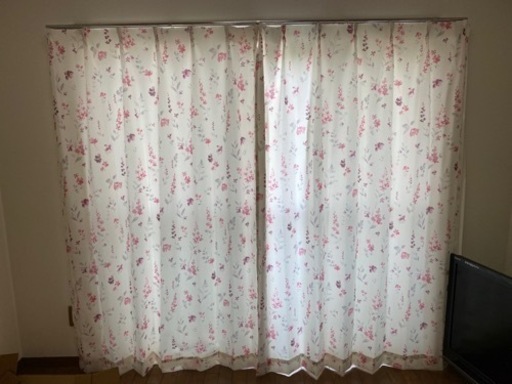 【新品同様】花柄カーテン