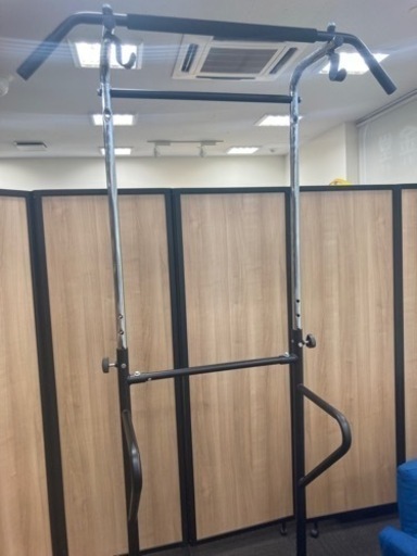 【中古品】懸垂マシン トレーニング 家トレ 懸垂バー ダイエット