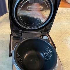 定価10万円　高級炊飯器！　NP-WD10 象印　圧力IH炊飯器 NP-WD　2016年　炊飯器　タイガーの画像