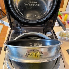 定価10万円　高級炊飯器！　NP-WD10 象印　圧力IH炊飯器 NP-WD　2016年　炊飯器　タイガーの画像