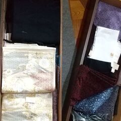 母の残した着物類です。