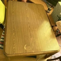 こたつテーブルの画像