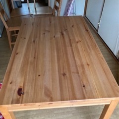 IKEA ダイニングテーブル　イス4脚付きの画像
