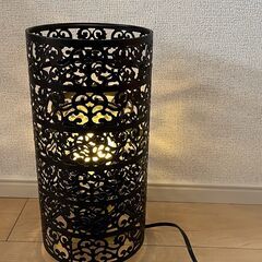 【0円】フロア間接照明 アイロン製 ブラック ◇他にも出品あり◇の画像