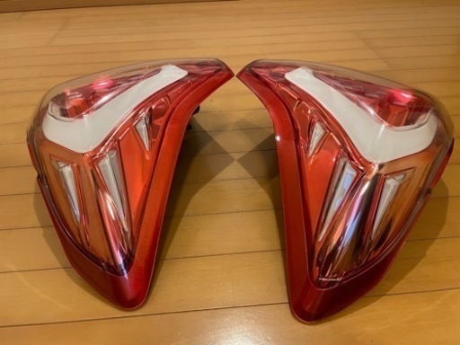 スバル　フォレスター　SJG テールランプ