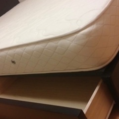 ★引取先確定済★セミダブルベッド　マットレス付