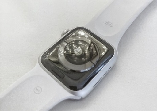 AppleWatch Series4 GPSモデル 40mm シルバーアルミニウム＋正規バンド