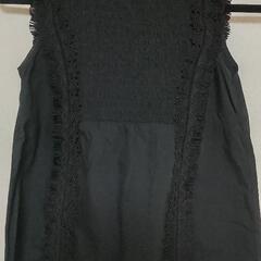 黒ノースリーブ
