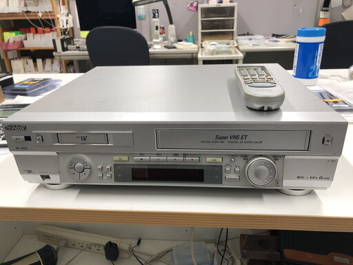 ビクター MiniDVとVHSのダブルデッキ　通電OK