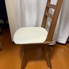 0円で譲ります！ニトリ回転式ダイニングチェアの画像