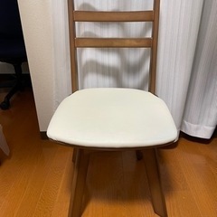 0円で譲ります！ニトリ回転式ダイニングチェアの画像