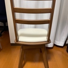 0円で譲ります！ニトリ回転式ダイニングチェアの画像