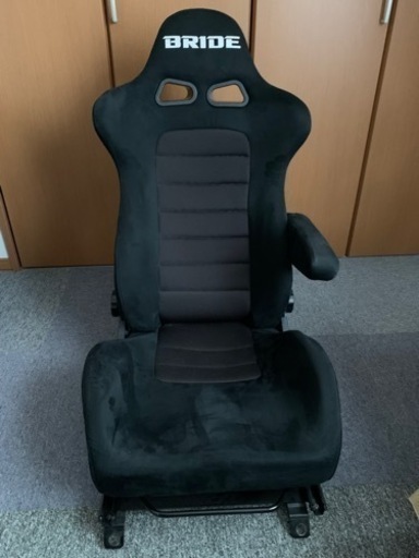 ハイエース200系BRIDEシート　運転席のみ（決まりました)