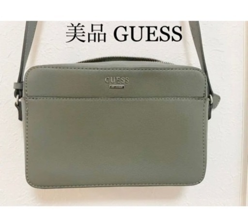 GUESSスクエア ショルダーバッグ
