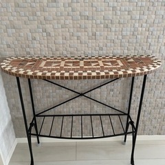 中古、修理品、壁際に置くタイプのガーデンテーブルの画像