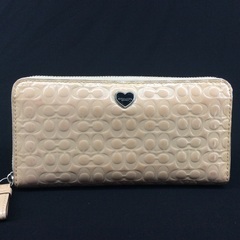 COACHコーチ ベージュ エナメルレザー×オプアート シグネチ...
