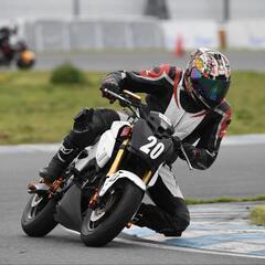 バイクで一緒にサーキット走りませんか？？ - 友達