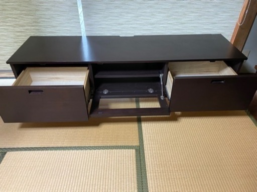 高級感満載なテレビ台引き出し2個付きです