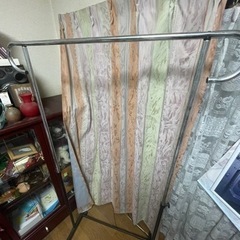 【引き取りできる方】ハンガーラック【0円】
