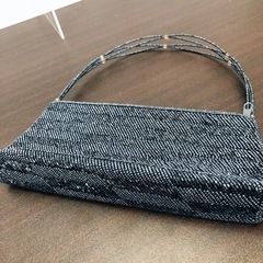 無料！！キラキラ✨ビーズのパーティバッグ◆アクセサリーポーチ✨(約)幅25ｍ、奥行4ｃｍ、持ち手の一番高いところ25ｃｍ【こちらは店舗です。浜村鹿野温泉ICから3分 買取本舗 宮本リサイクル 営業時間９～１９時 定休日水曜日】の画像