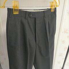 BEAMS　三つボタンスーツの画像