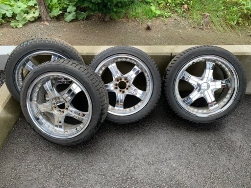 値下げ！中古スタッドレス2020製トーヨータイヤ　215/45/18メッキアルミ付き！