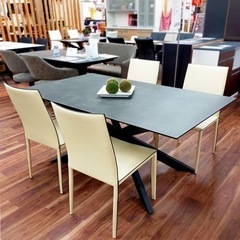 かねたや家具オリジナル　セラミックダイニングテーブルの画像