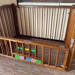 木製ベビーベッド/ベビーサークルの画像