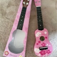 ハワイで購入した可愛いピンクのウクレレです。の画像