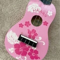 ハワイで購入した可愛いピンクのウクレレです。の画像