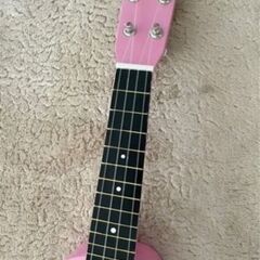 ハワイで購入した可愛いピンクのウクレレです。の画像