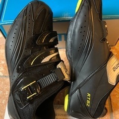 シマノ　サイクリングシューズの画像