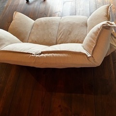 (商談中)  LOWYAのローソファ。引き取りに来れる方のみの購入をお願いします。の画像