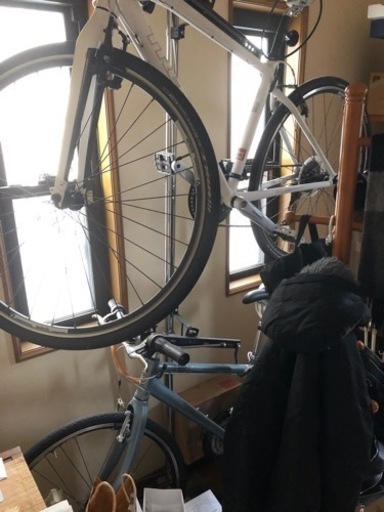 クロスバイク2台と自転車ラック