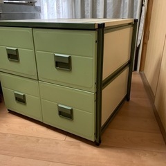 【お譲り先決定しました。】スチール製の収納棚、お譲り致します。の画像
