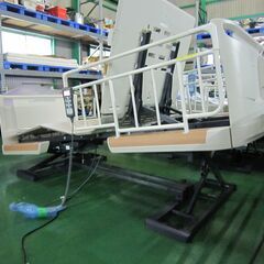 【中古】　介護ベッド　パラマウント　楽匠Z　2モーター　サイドレール2本付の画像
