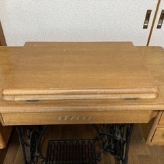リーダー　ミシン台(ミシン本体無し)の画像
